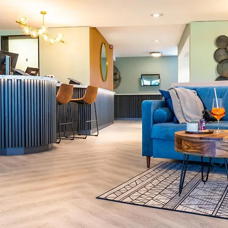 アパートホテル Maseven Si Centrum Ehem Si-suites 4*
