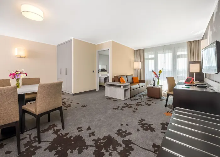 Maseven Si Centrum Ehem Si-suites 公寓式酒店